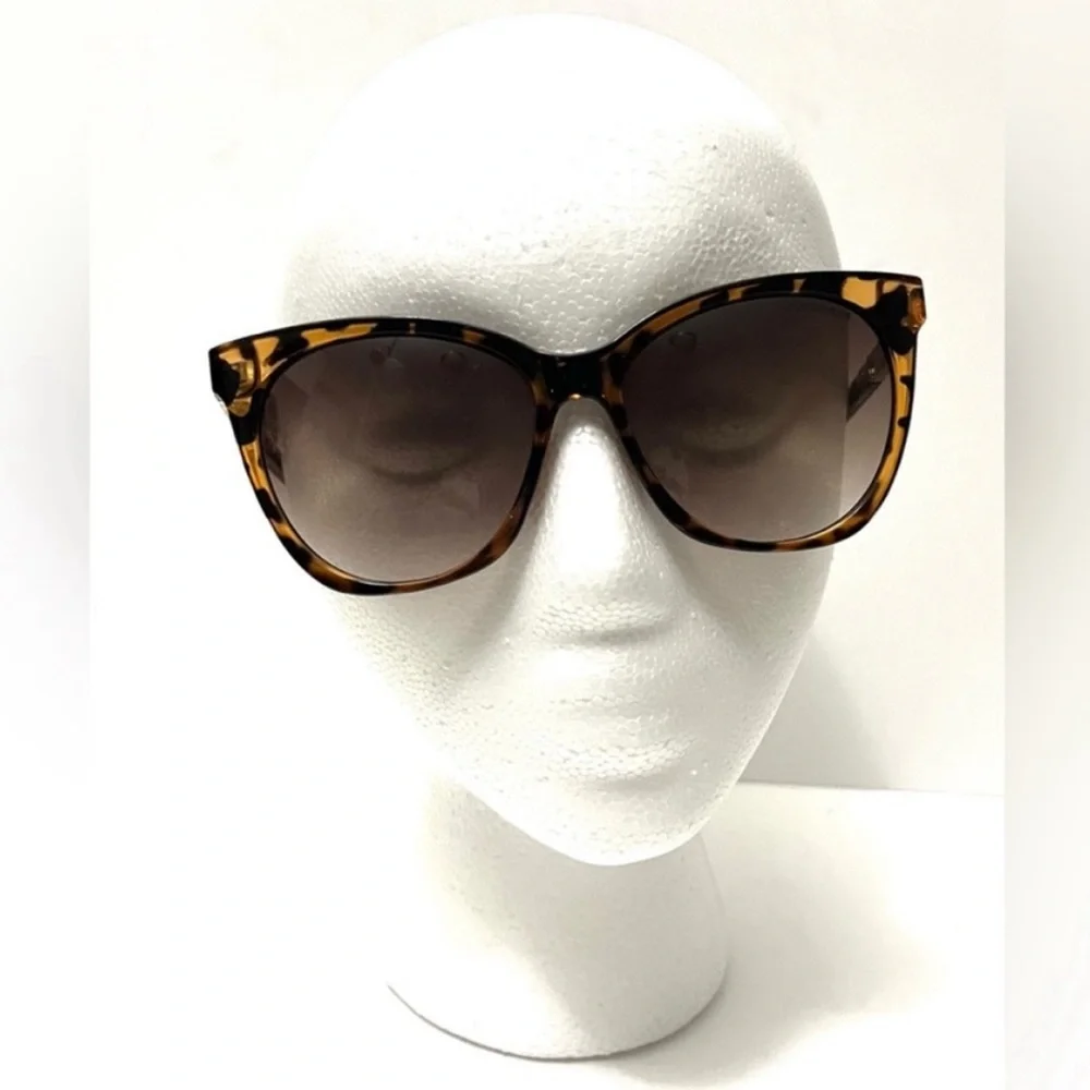 NWT Suzy Levian Brown Tortoise Frame Gold Chain Oversized Sunglasses UV 100%